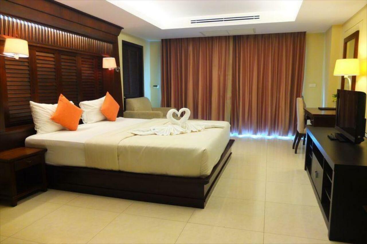 August Suites Pattaya Extérieur photo