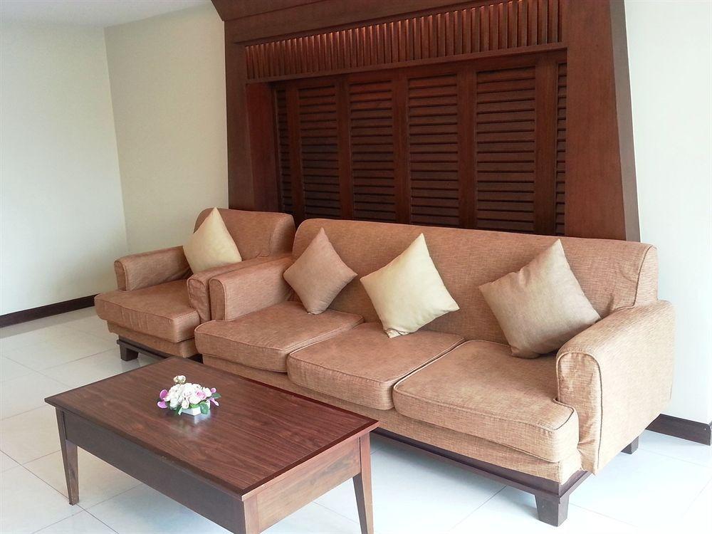 August Suites Pattaya Extérieur photo