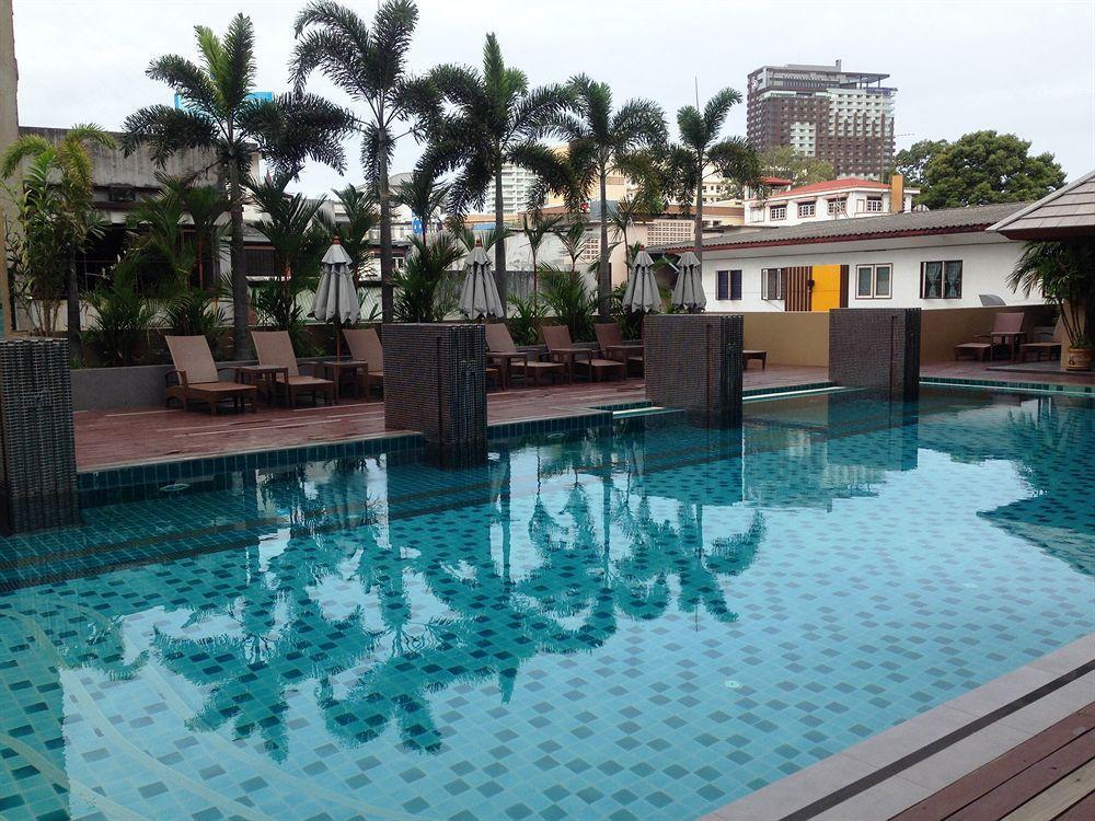 August Suites Pattaya Extérieur photo