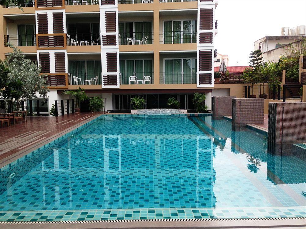 August Suites Pattaya Extérieur photo