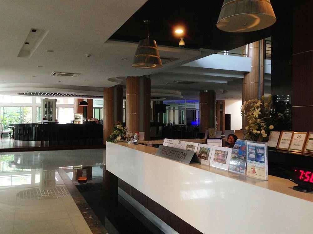August Suites Pattaya Extérieur photo